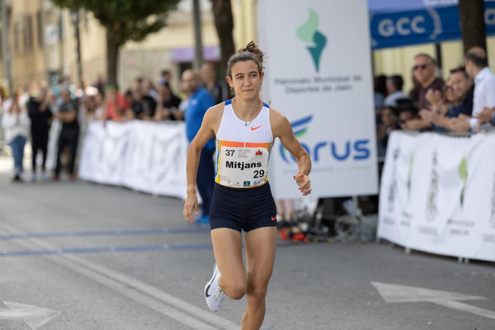 Ignacio Fontes y Marta Serrano reinan en la XXXVII Milla Urbana Internacional de Otoño 'Manuel Pancorbo'