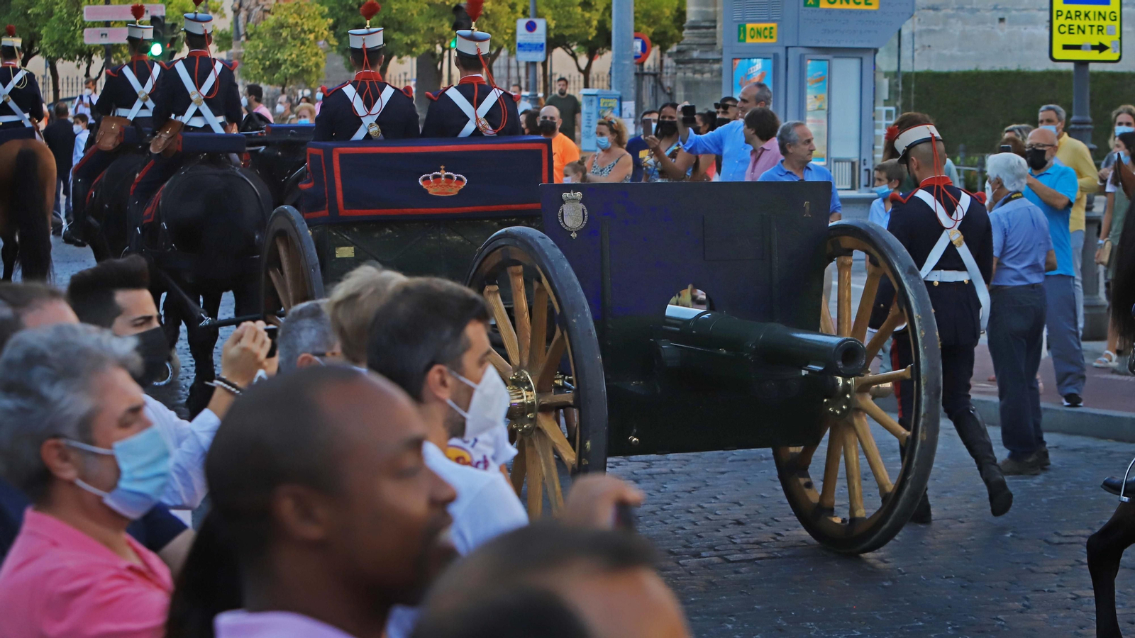 Desfile del Escuadrón de Caballería de la Guardia Real por las calles de Jerez