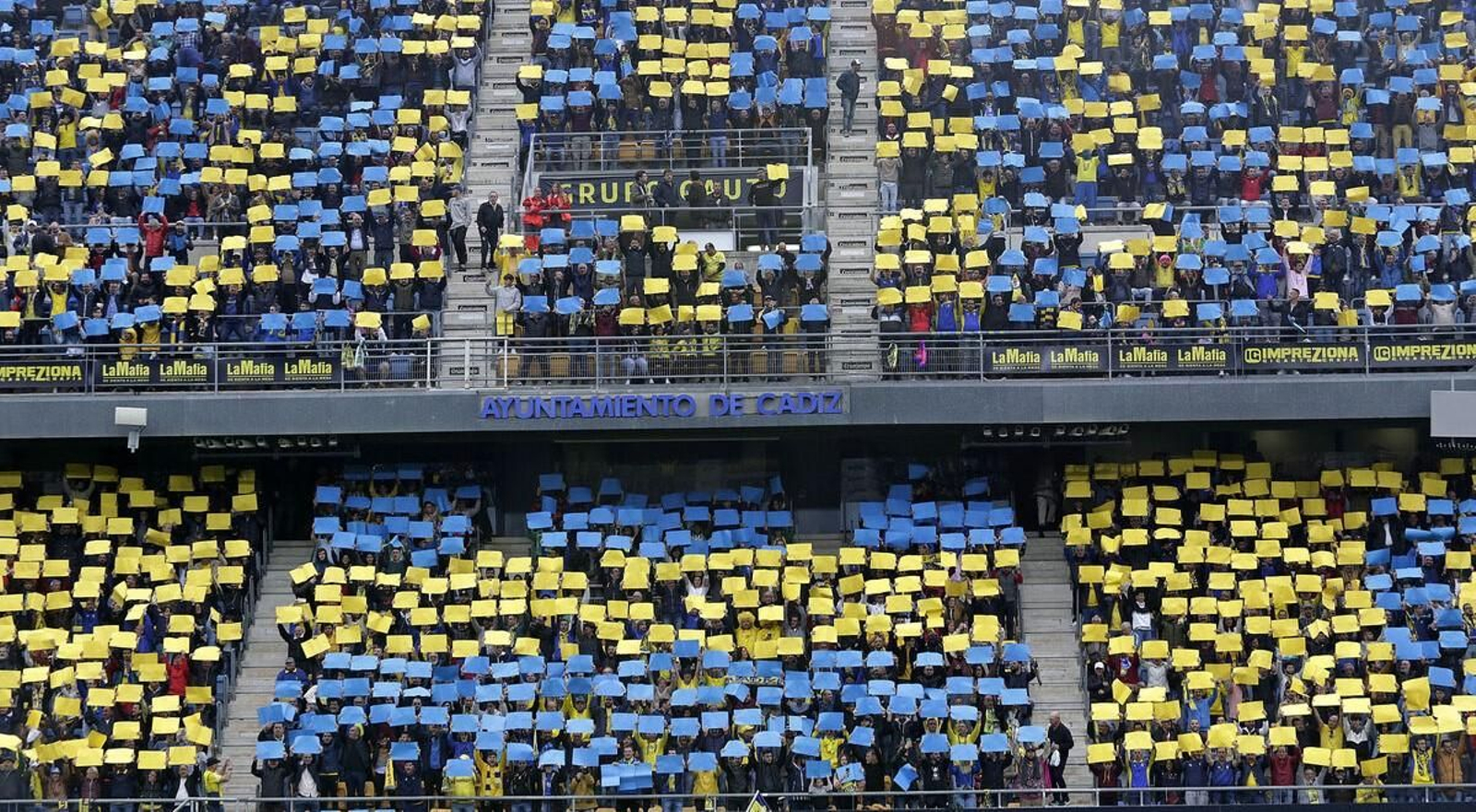 Aficionados del Cádiz en un partido en casa.