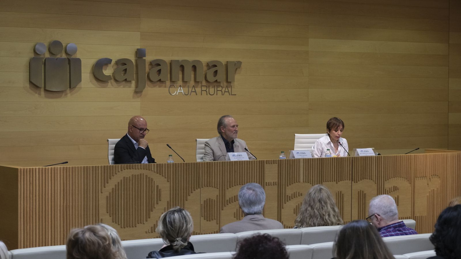 Fotogalería de Diario de los Libros, con el escritor Jorge Molist