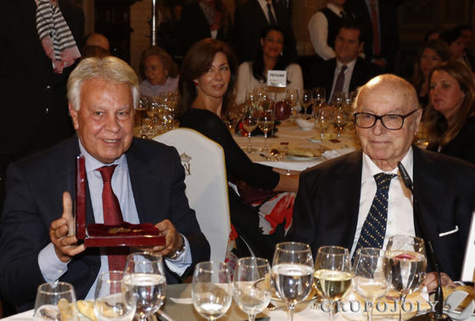 Felipe González y Manuel Clavero./Antonio Pizarro/Juan Carlos Vázquez/ Juan Carlos Muñoz/Belén Vargas