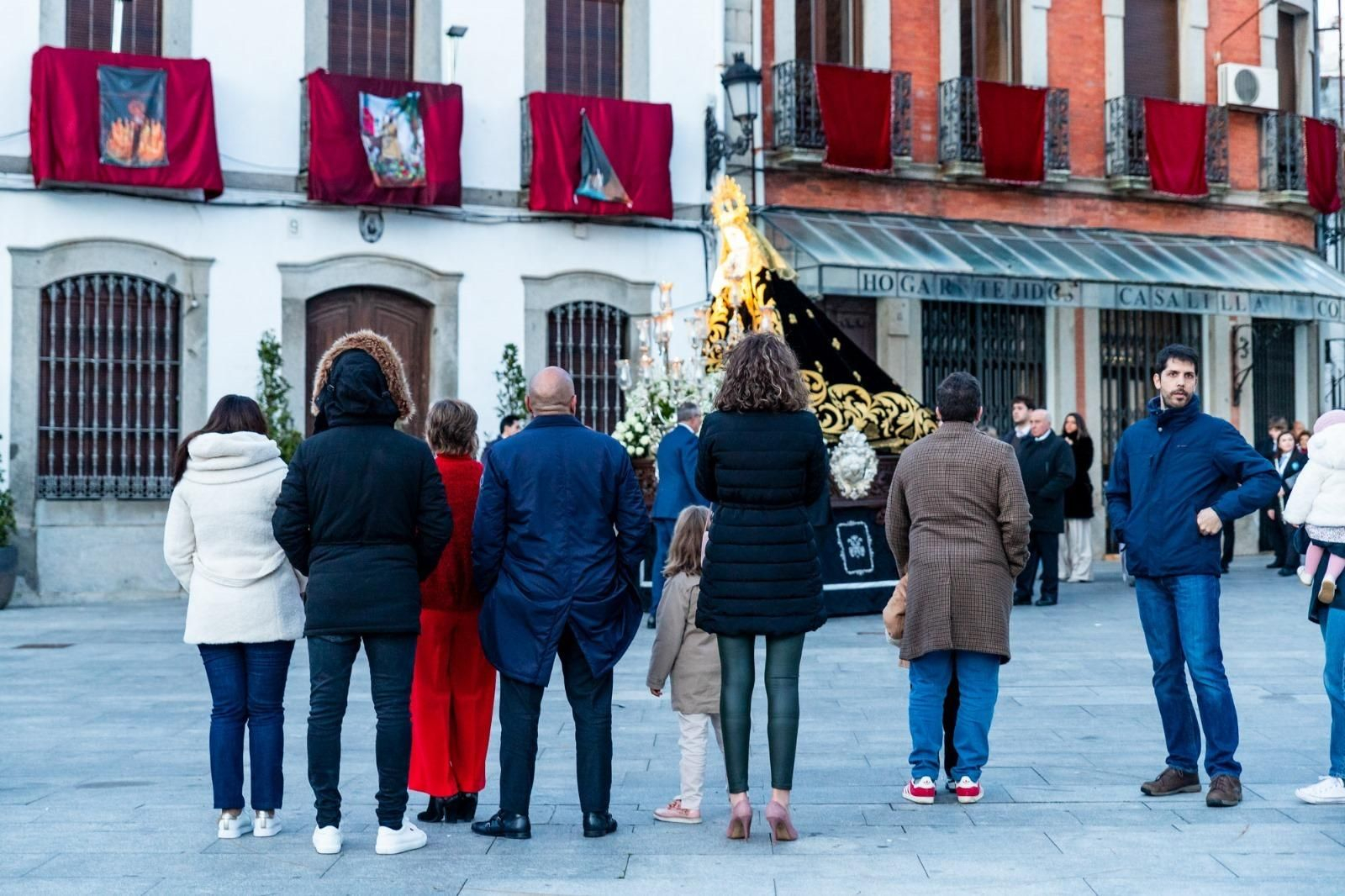 Viernes Santo en Villanueva de Córdoba: la procesión del Santo Entierro, en imágenes