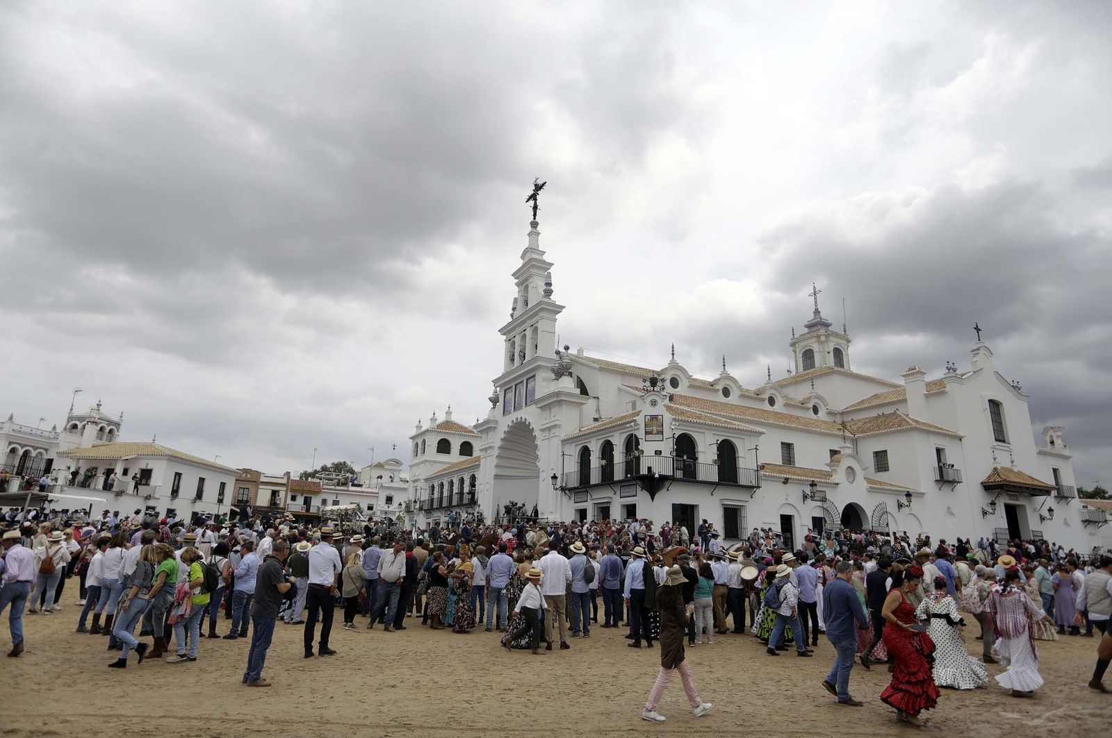 El Rocío 2023: Imágenes de ambiente y presentaciones de las Hermandades