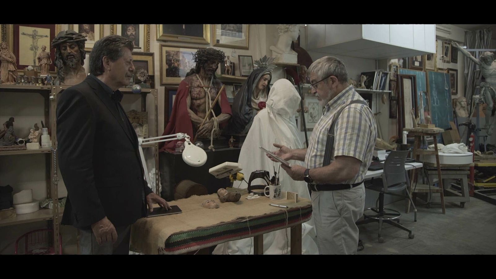 Juan Manuel Miñarro es entrevistado por el detective Jorge Colomar.