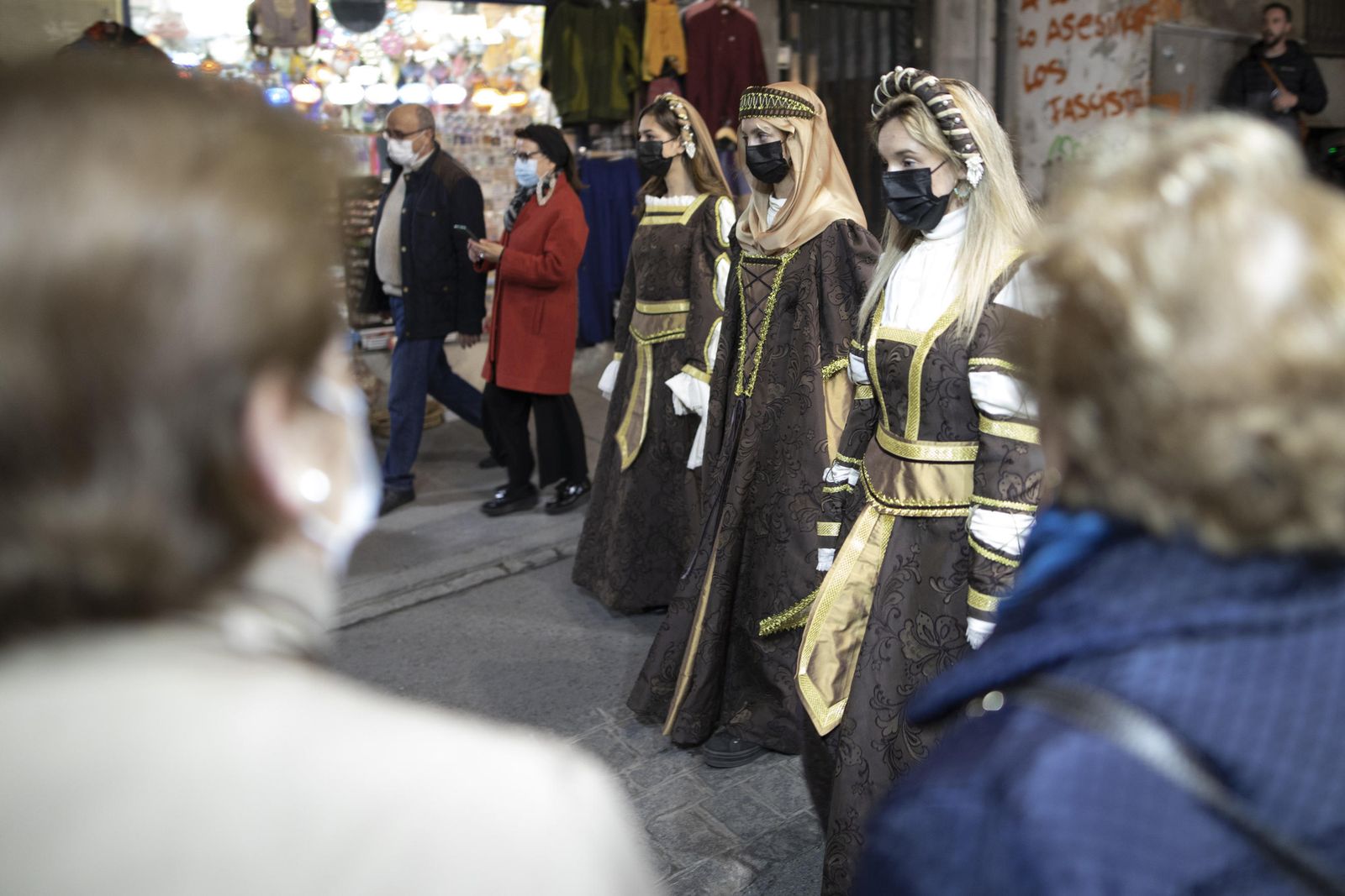 Fotos: el homenaje del quinto centenario del traslado de los restos de los Reyes Católicos