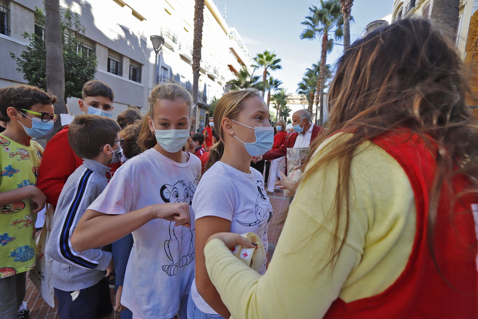 Imágenes del Día de la Banderita de Cruz Roja en Huelva