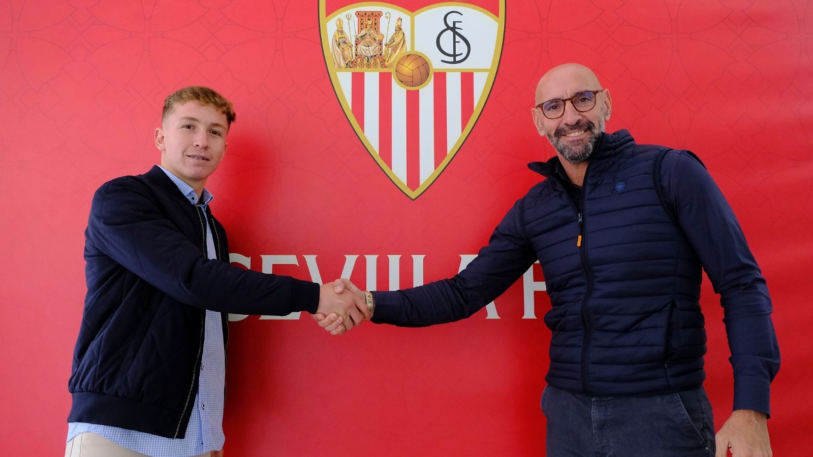 Isra, autor de 6 goles en el Antequera, ha firmado por el Sevilla.