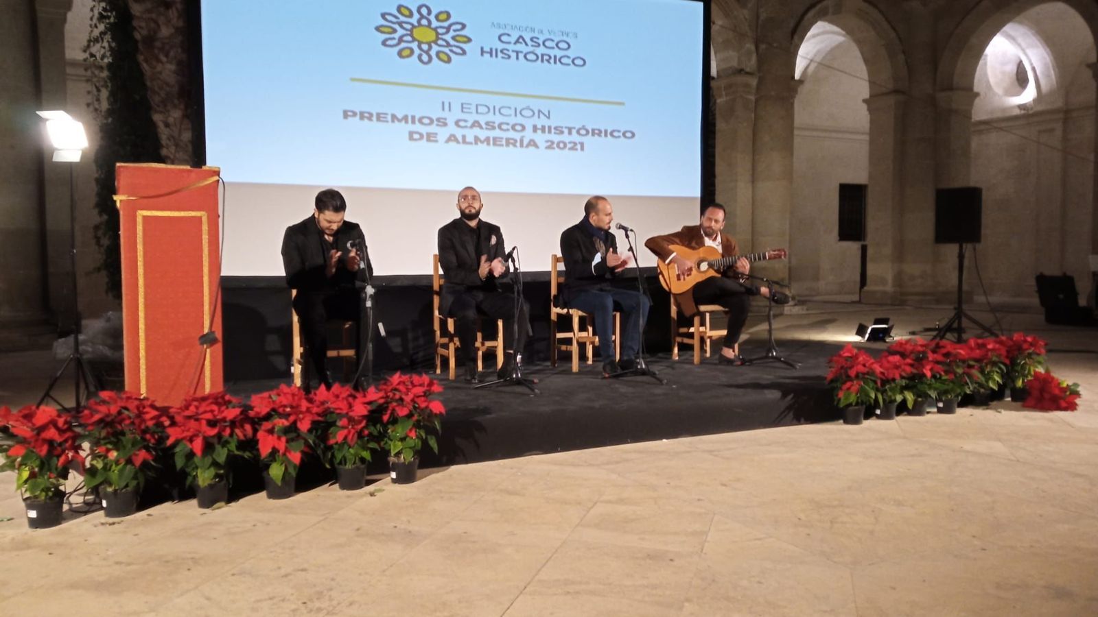 Actuación musical que amenizó la velada durante la gala que tuvo lugar en el claustro de la Catedral de Almería