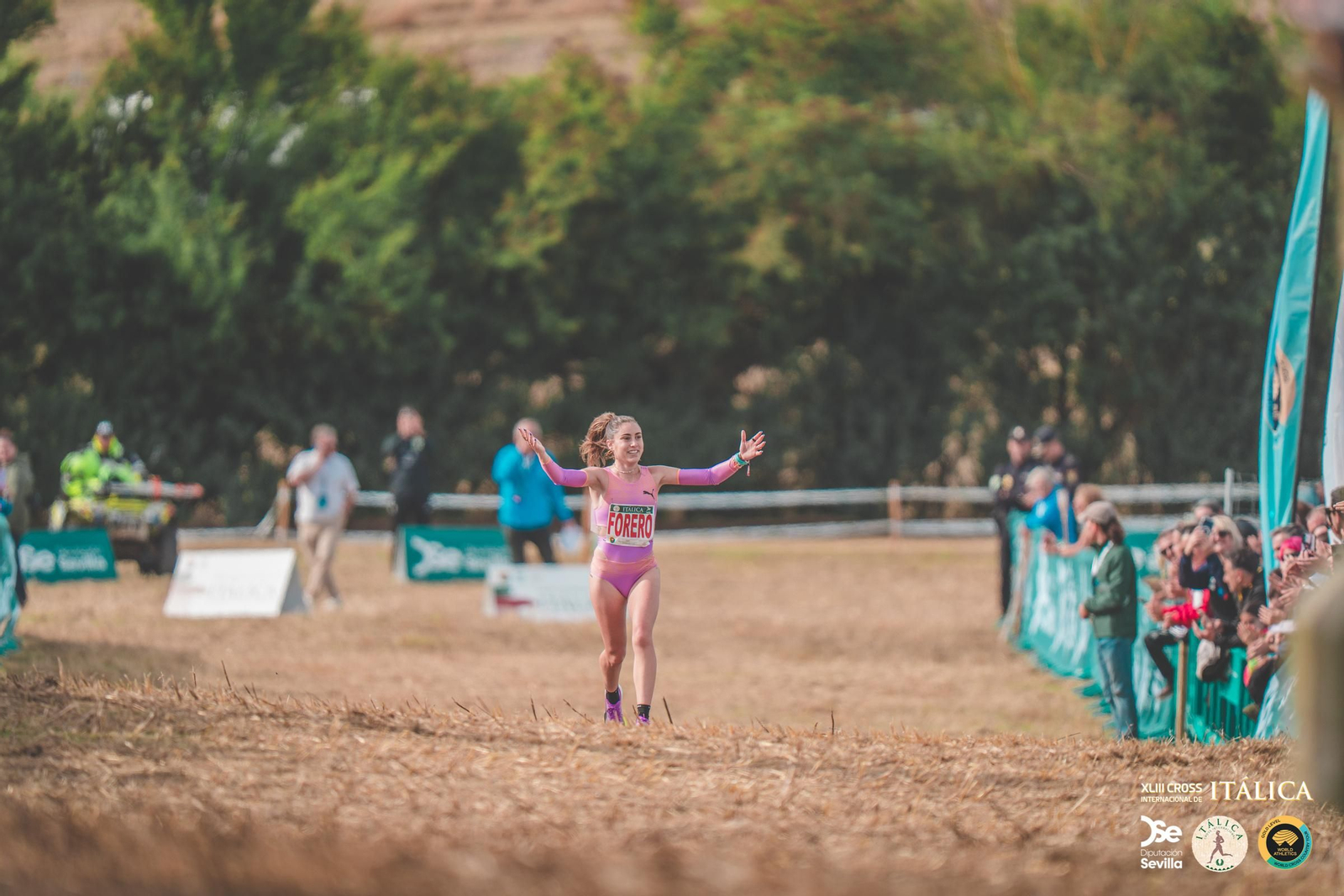 Búscate en las fotos del Cross de Itálica 2025 | 11