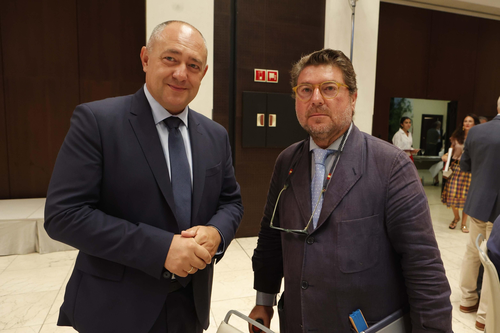 Imágenes de los asistentes al Foro Joly con Hugo Morán