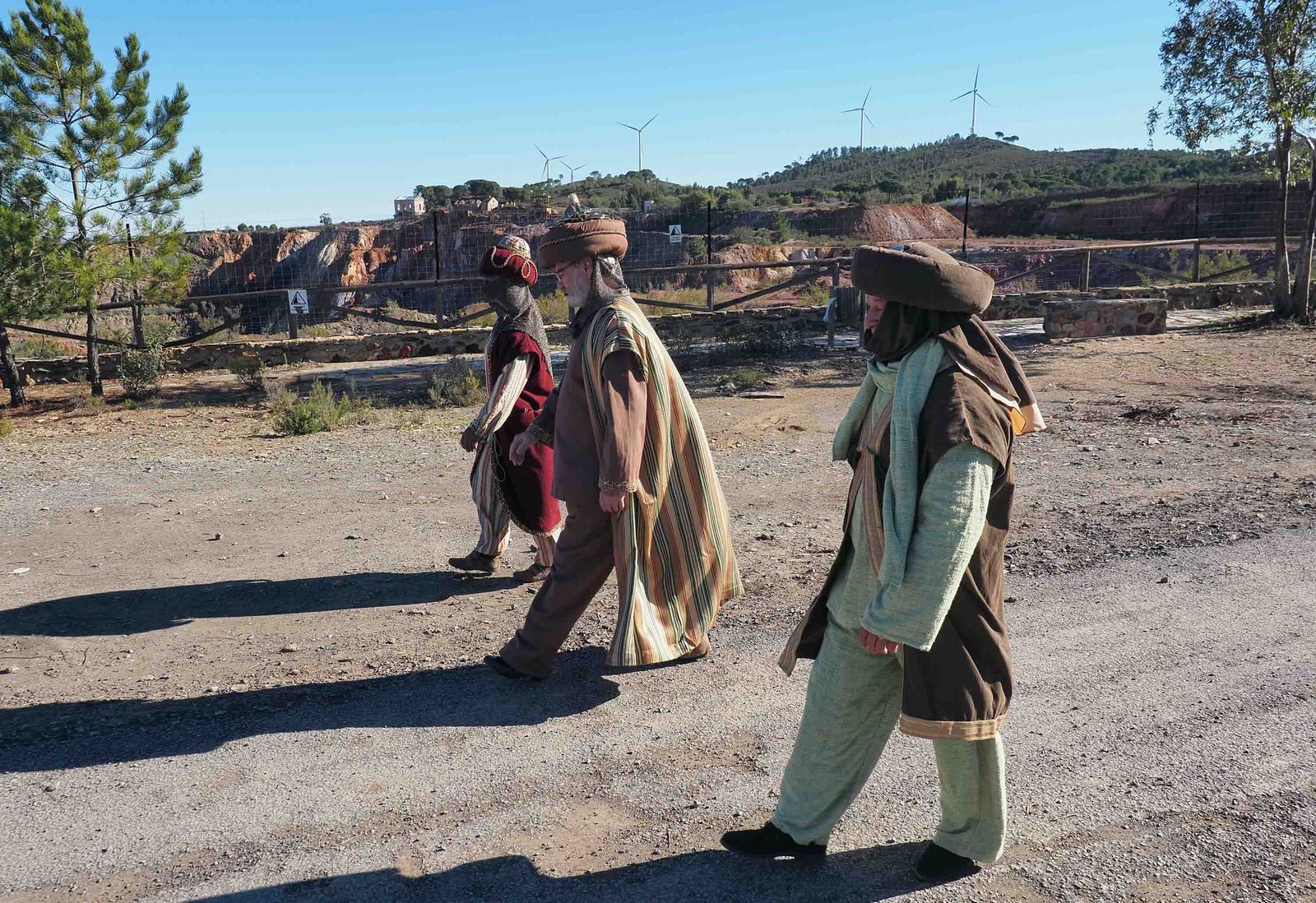 Las mejores imágenes de la recreación en Tharsis de la llegada del oro que llevarán los Reyes Magos a Belén