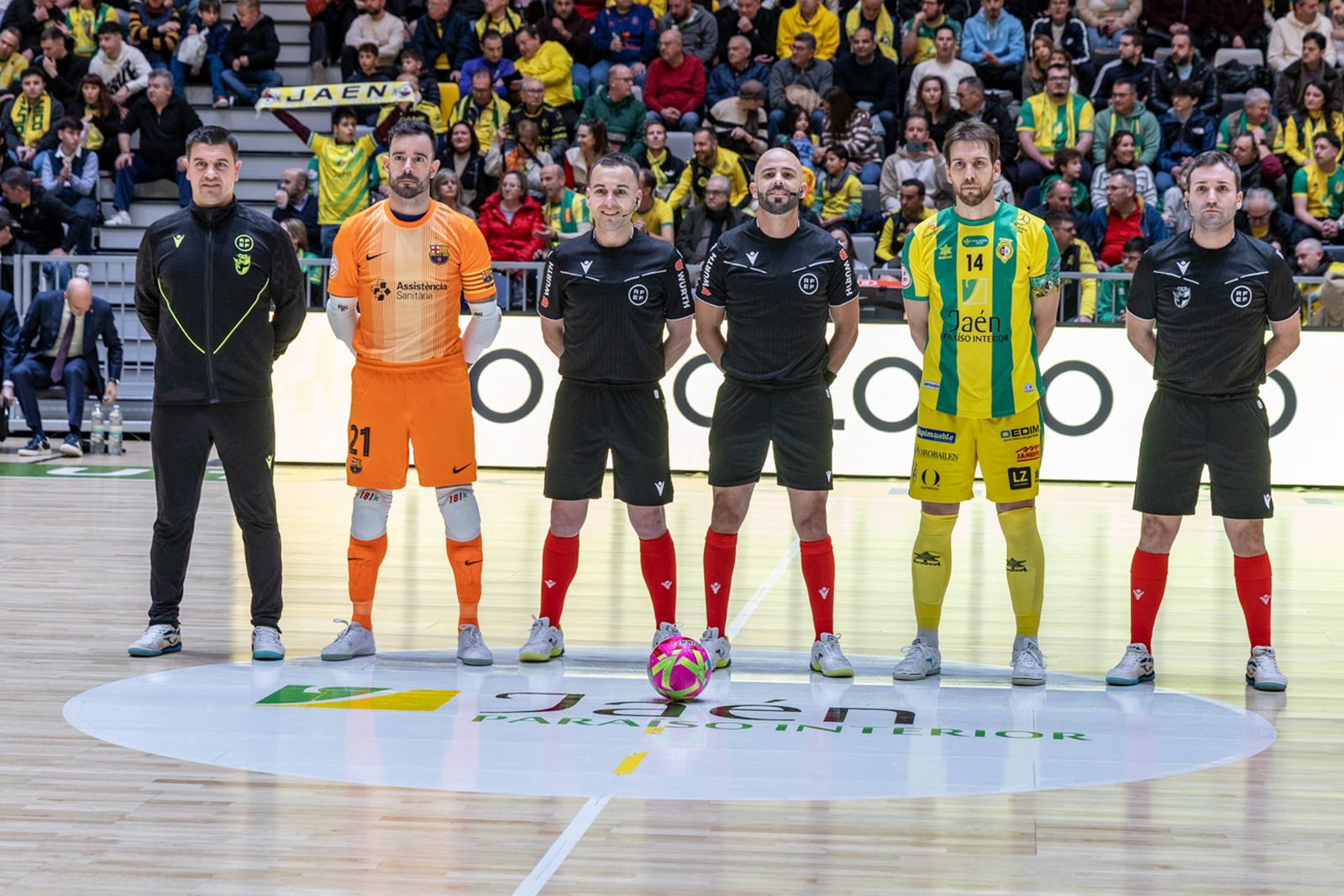 Las mejores imágenes del espectacular encuentro entre Jaén Paraíso Interior FS y Barça (3-3)