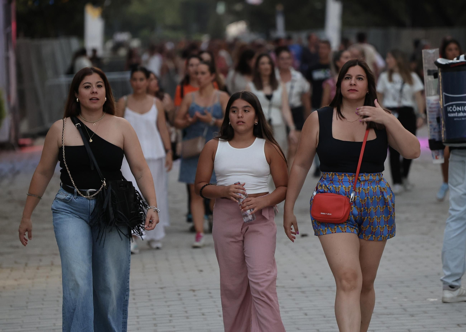 Búscate en las fotos del concierto de Los Caños en Sevilla