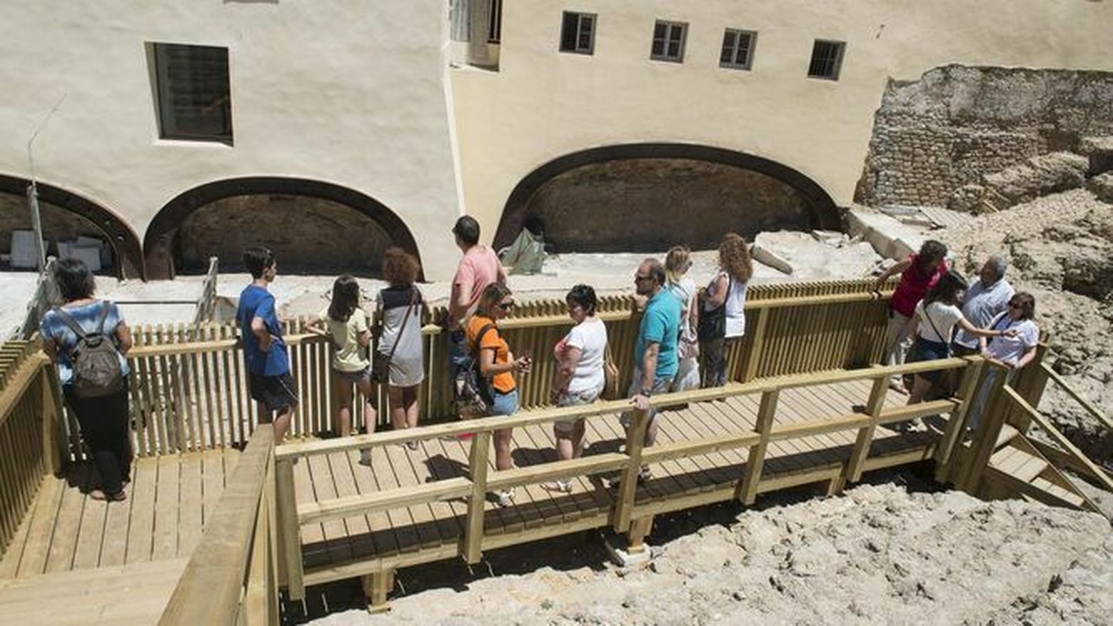 El proyecto está paralizado pero siguen las visitas.