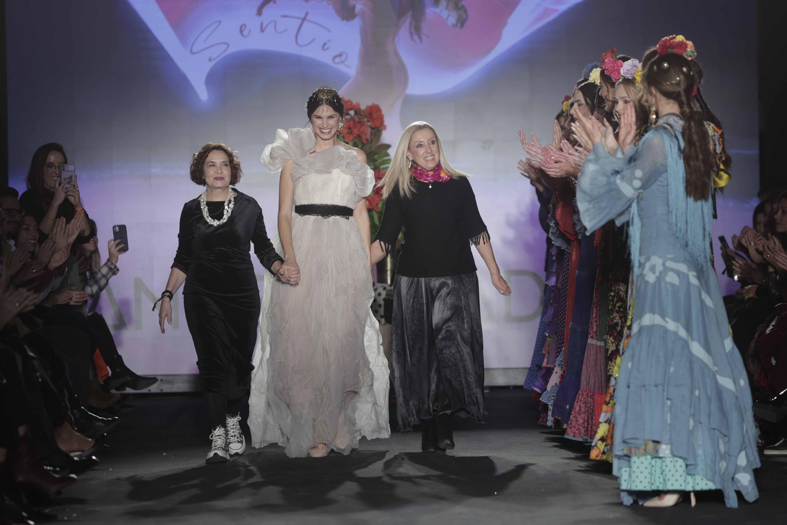 El desfile Ángela & Adela en  We Love Flamenco, todas las fotos