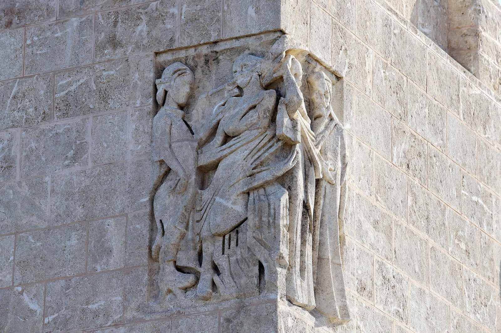 Imágenes del Monumento a Colón que ya se puede ver sin andamios en la Punta del Sebo