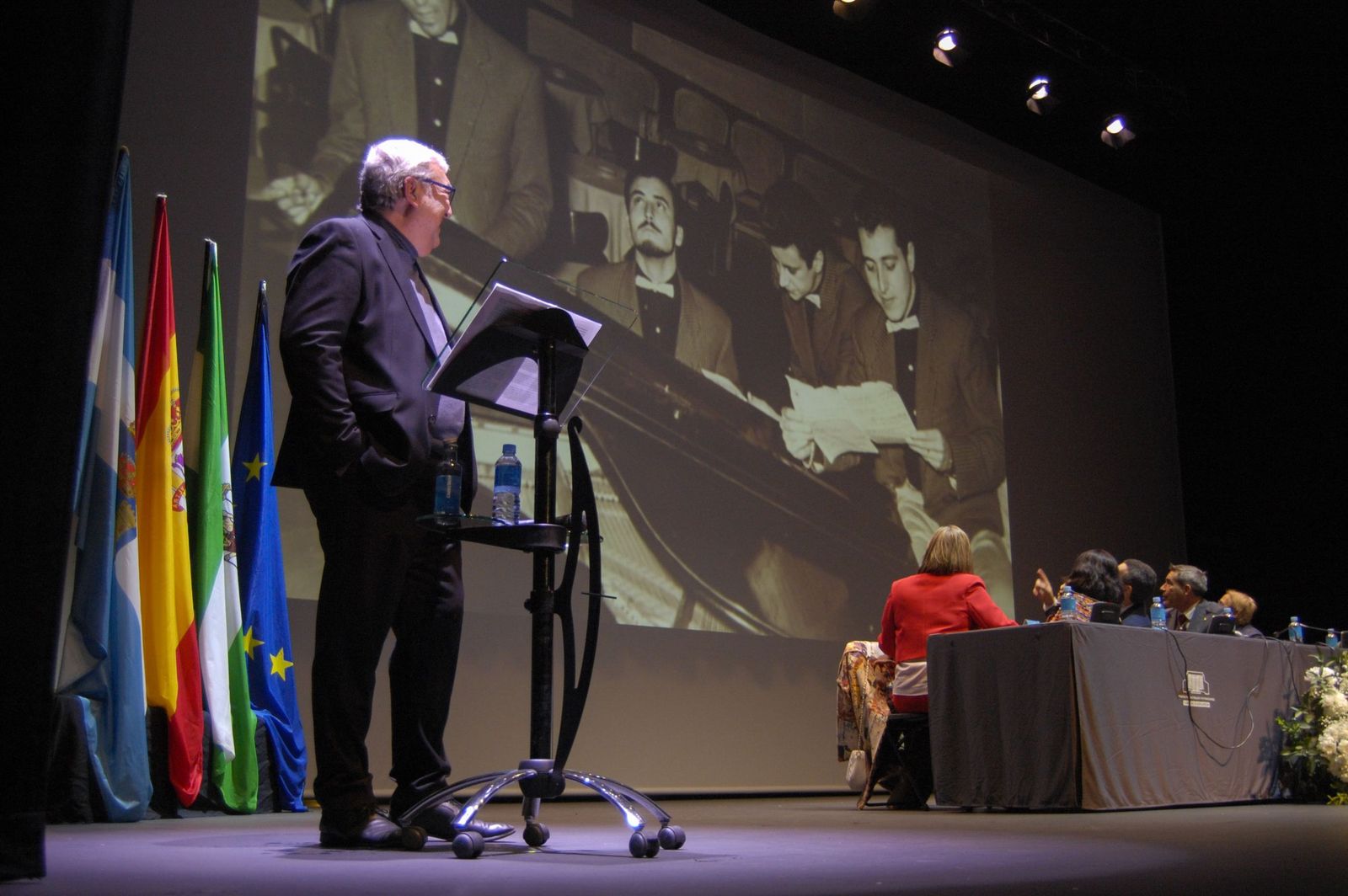 Fotos del Pleno extraordinario de entrega de honores y distinciones por el 156 aniversario de La Línea