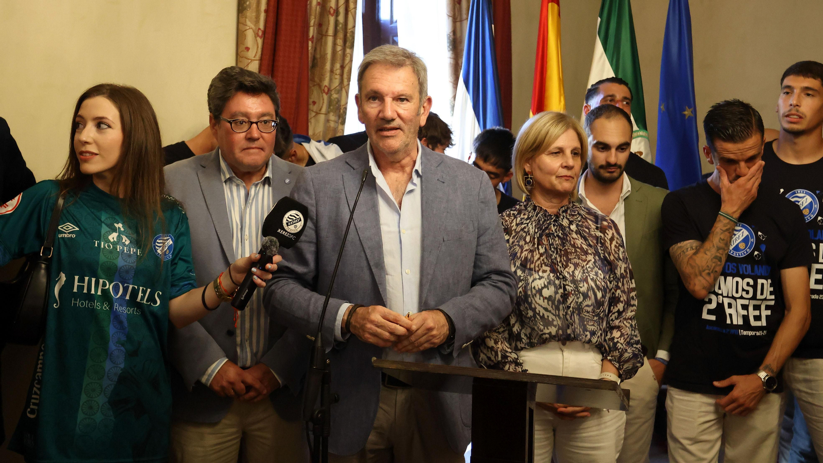 La visita del Xerez DFC al Ayuntamiento tras el ascenso