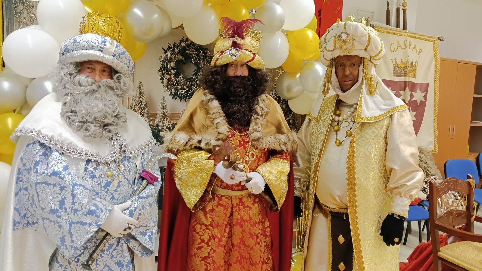 Los Reyes Magos, durante su visita al colegio Guadalete de El Torno.