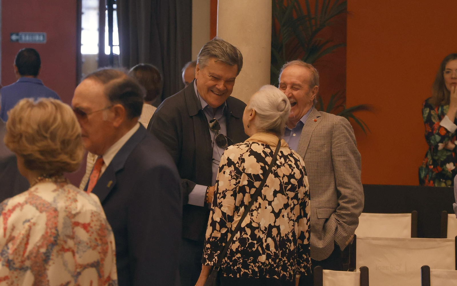 Presentación del libro  'Juan Robles, la sonrisa del tabernero' de Carlos Navarro, todas las imágenes