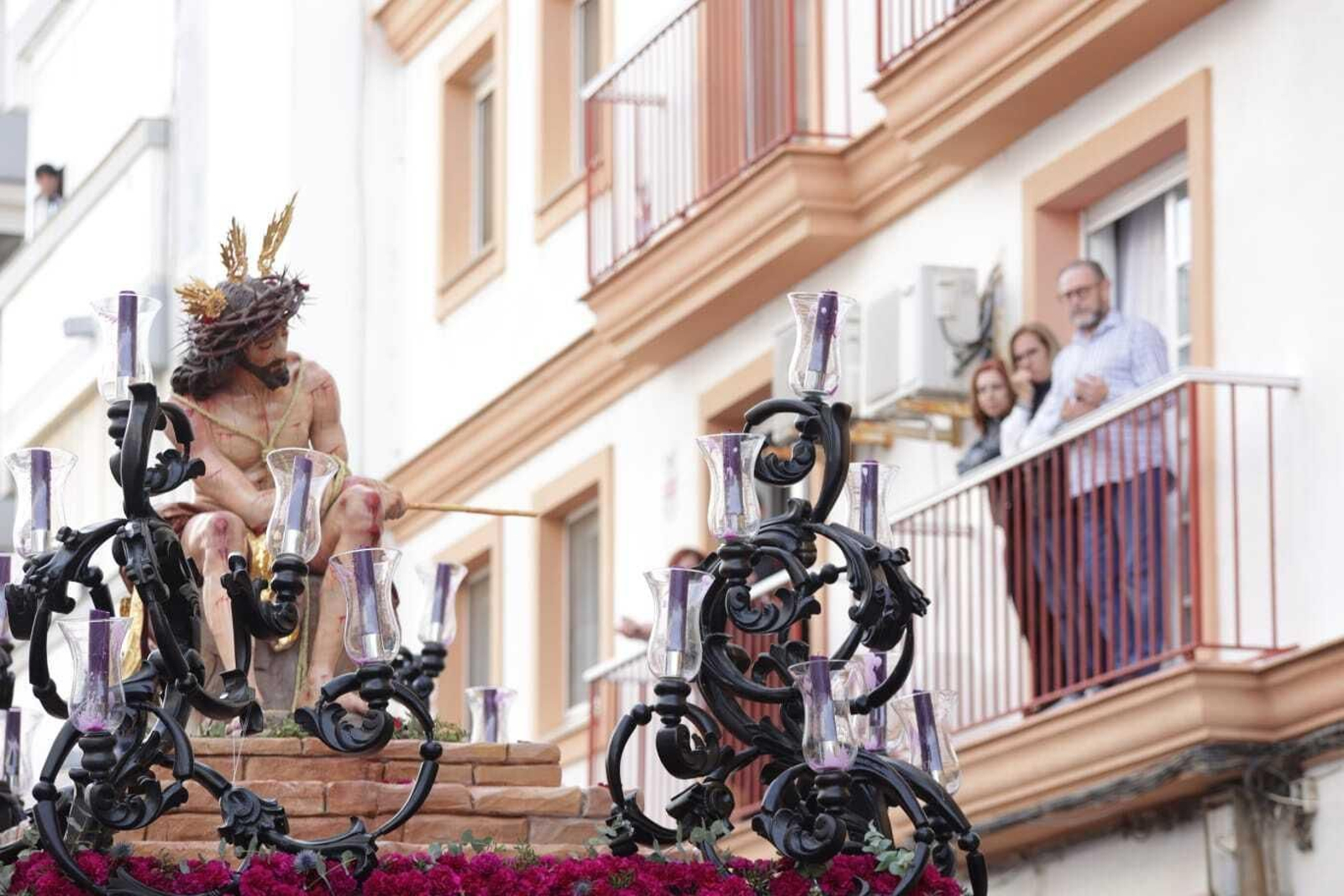 Así ha sido la primera salida de Coronación de Espinas en San Fernando