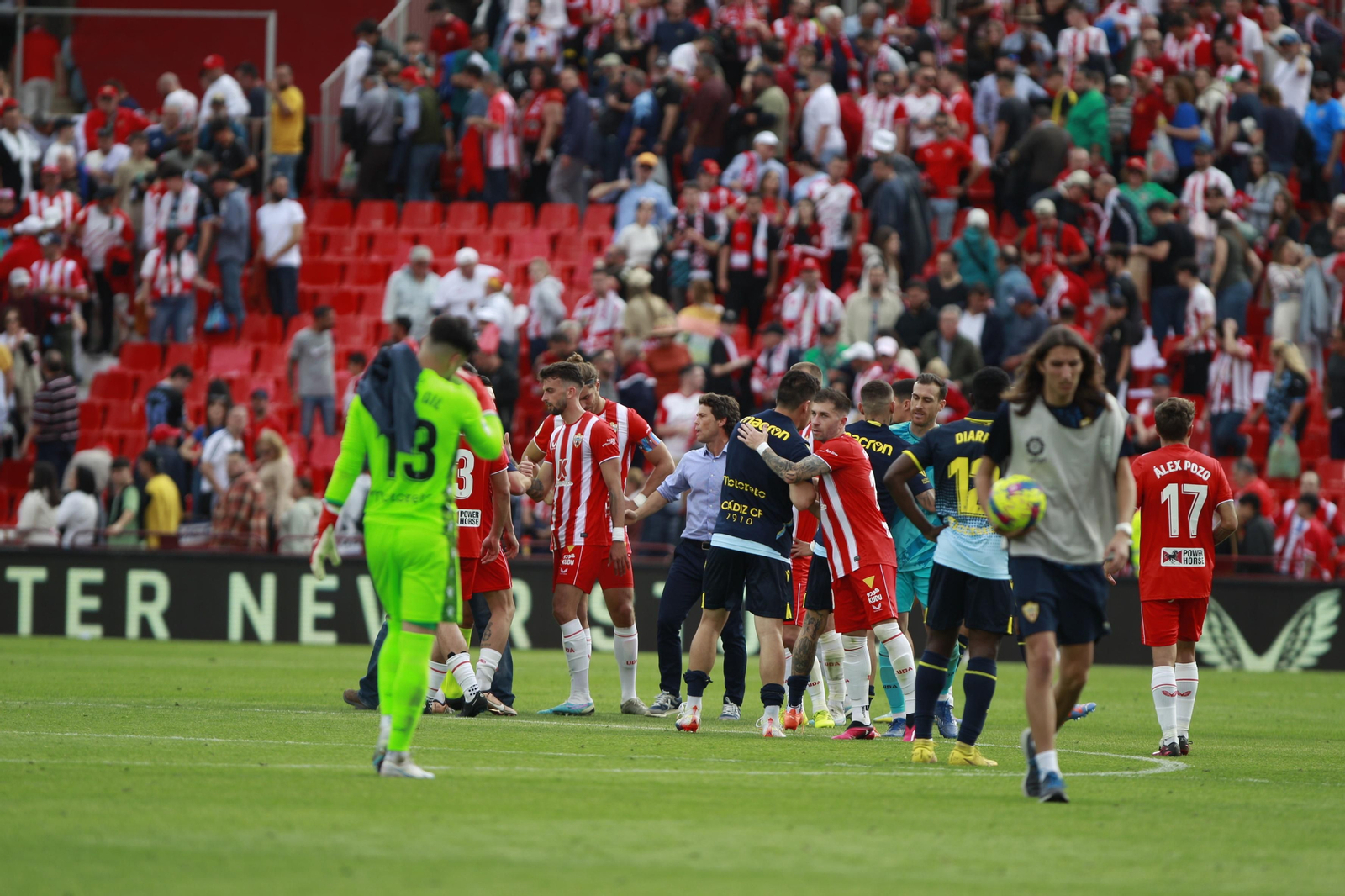 Imágenes del partido de la Liga Santander U.D. Almería-Cádiz C.F.