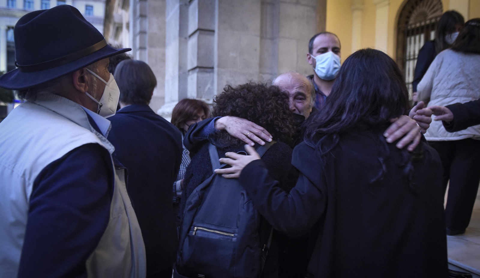 Las imágenes de la capilla ardiente de Pascual González