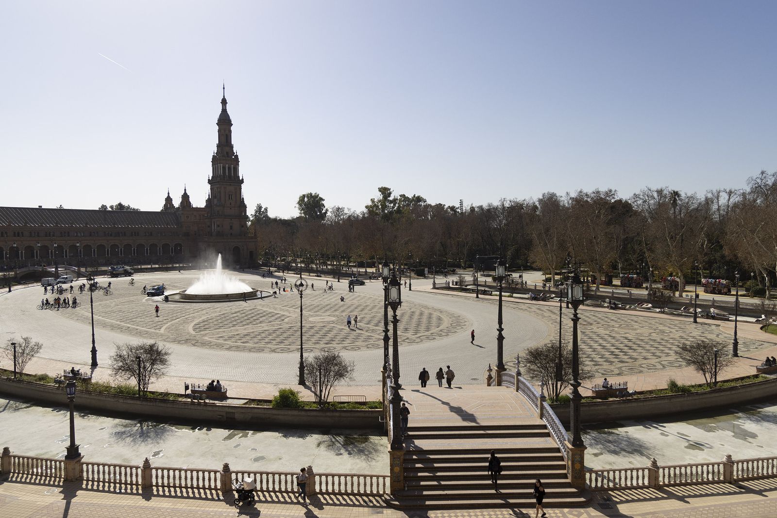 El insólito estado de la Plaza de España de Sevilla, en imágenes