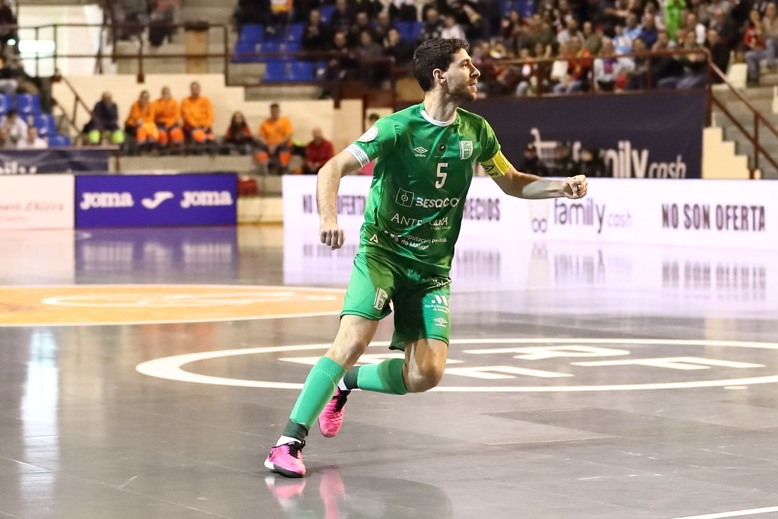 El BeSoccer UMA Antequera - Movistar Inter de la Supercopa, en fotos