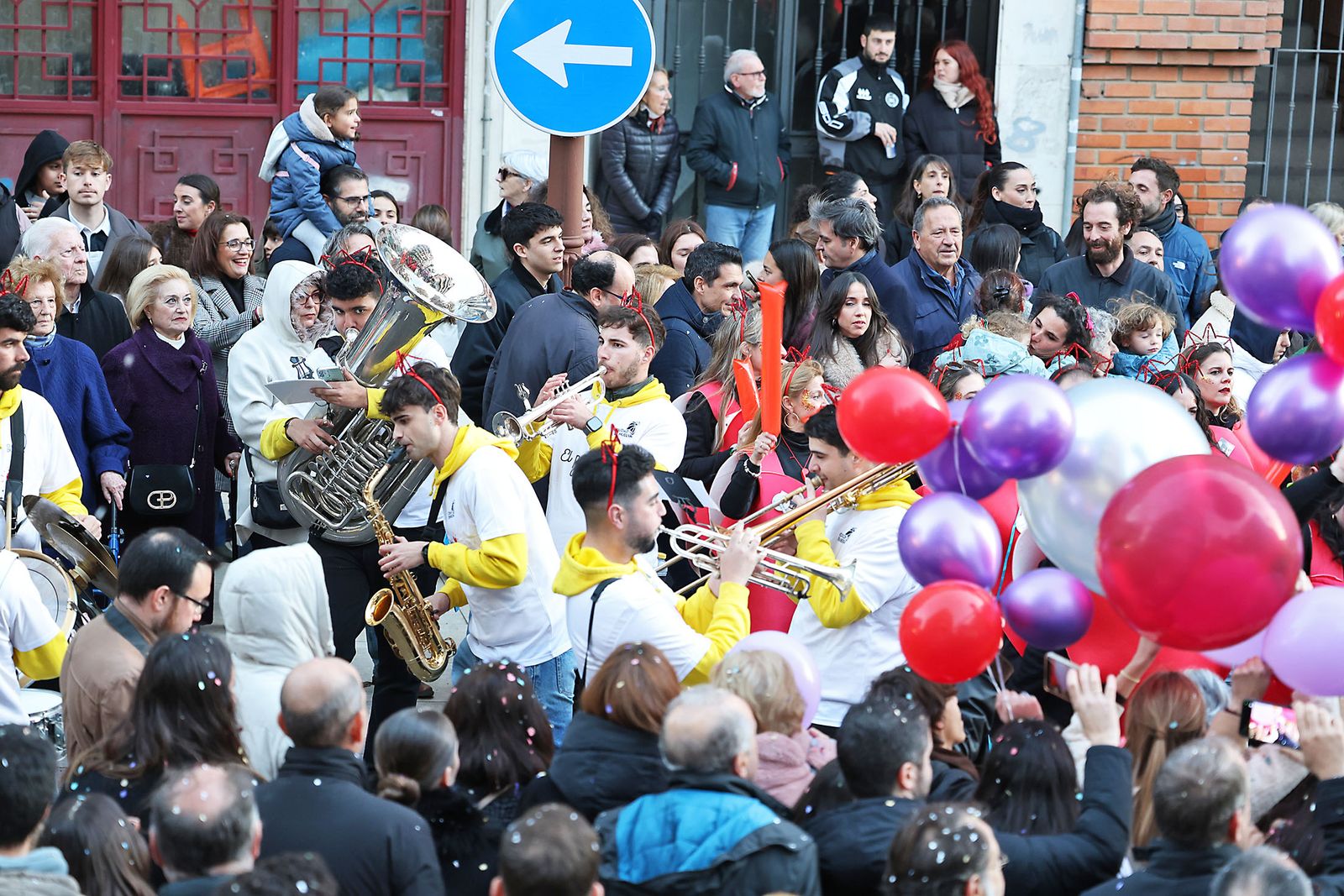 Las mejores fotografías de la salida y recorrido de la cabalgata de Reyes Magos 2026