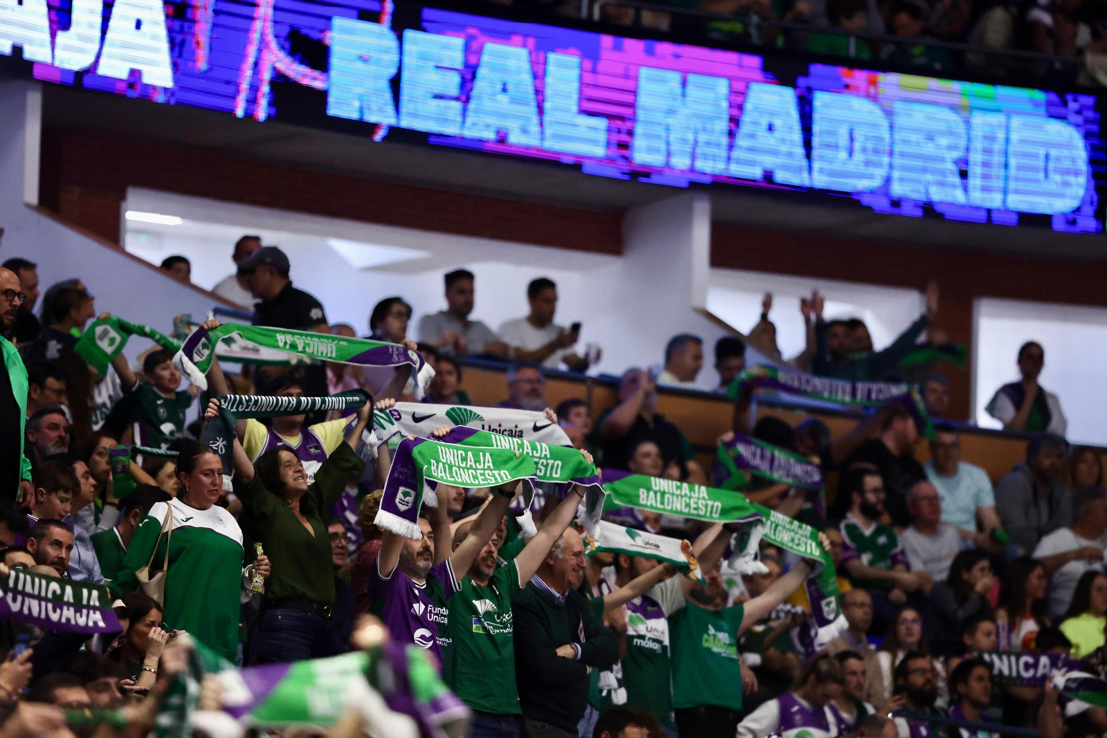 Búscate en las gradas del Carpena en el Unicaja Baloncesto - Real Madrid