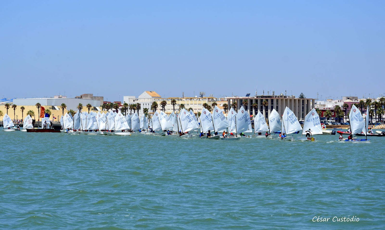 Regata en el Club Náutico El Trocadero