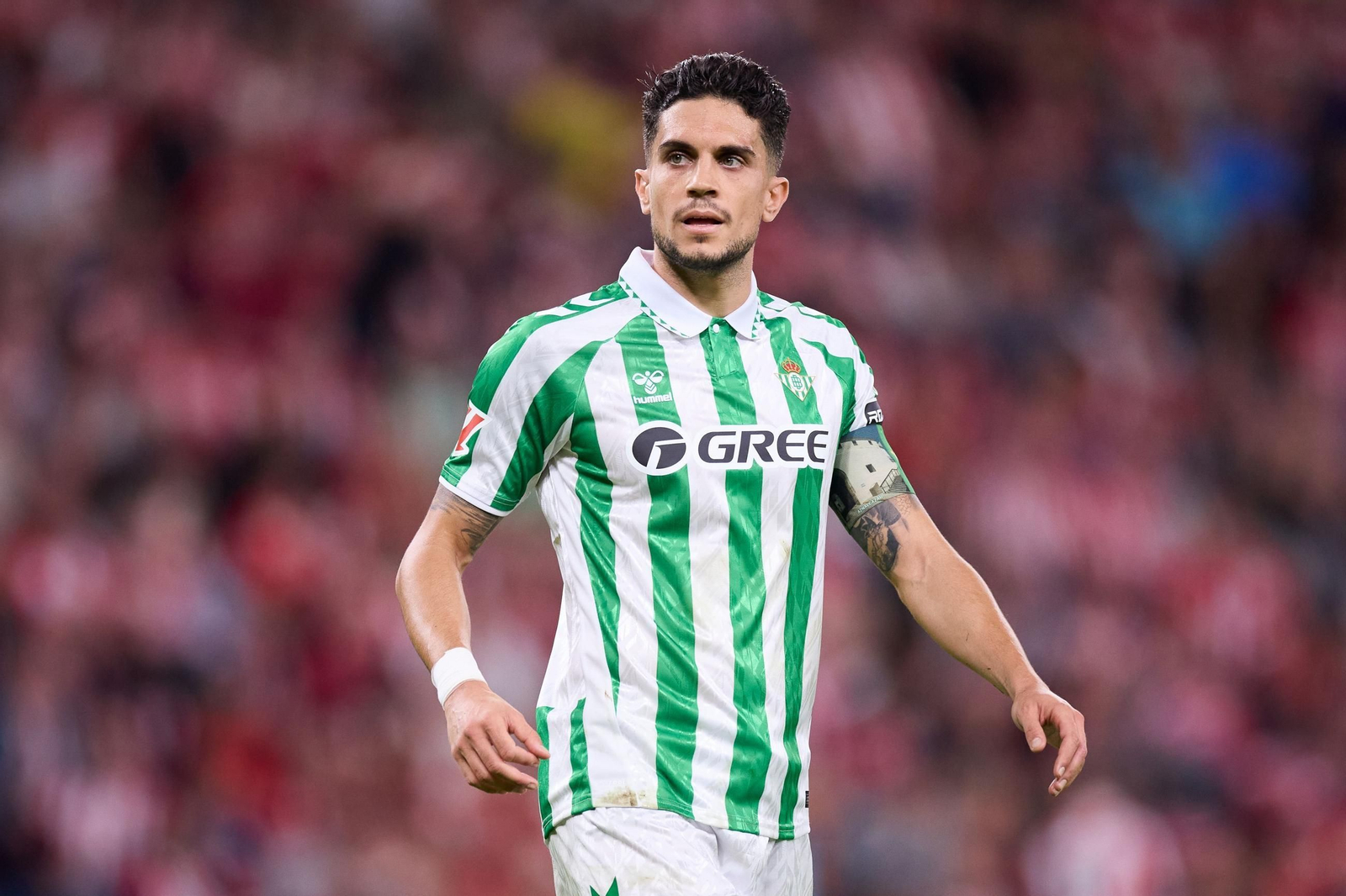 Bartra, en un momento del encuentro en San Mamés.