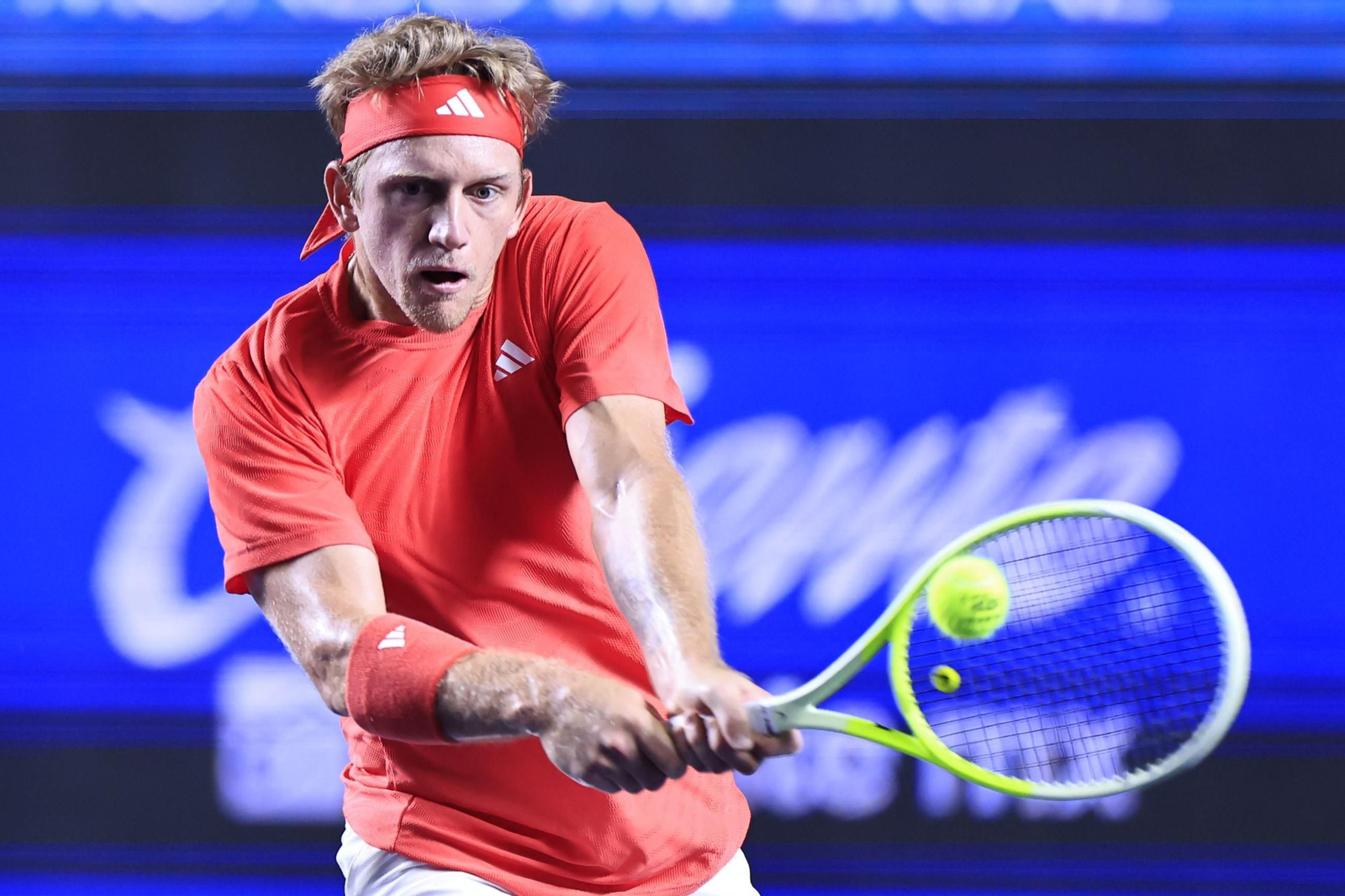Un mágico Davidovich tumba a Shapovalov y está en la final de Acapulco Un mágico Davidovich tumba a Shapovalov y está en la final de Acapulco