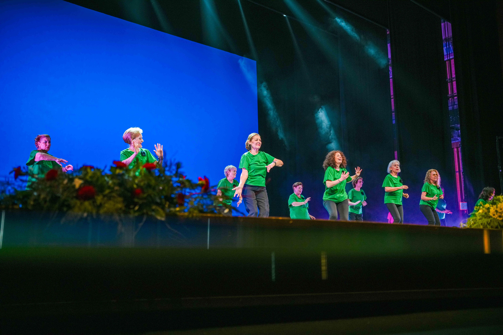 Imágenes de la gala de clausura de los talleres de mayores de Almería
