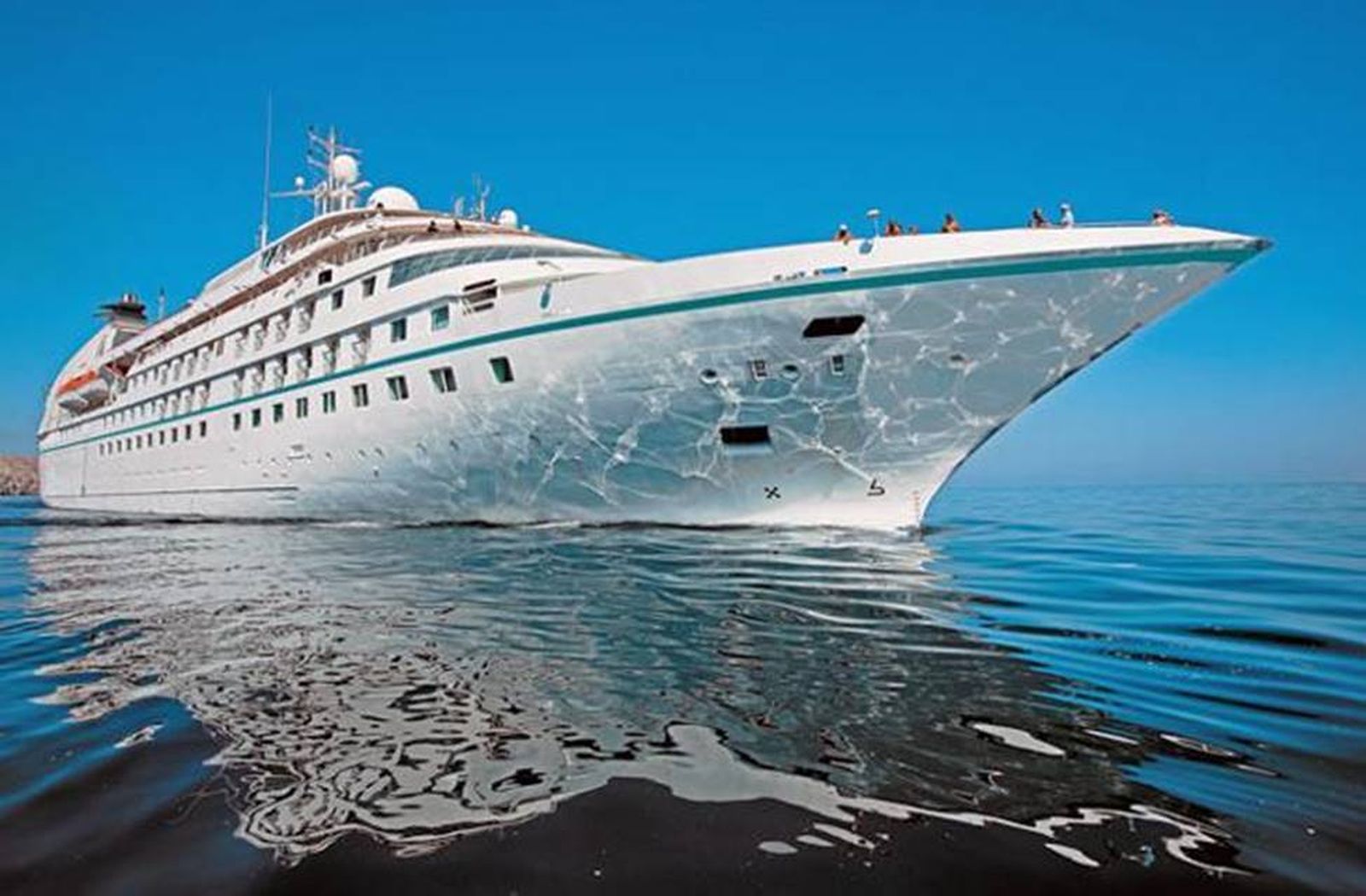 El yate-crucero 'Star Legend' llega hoy a Almería.