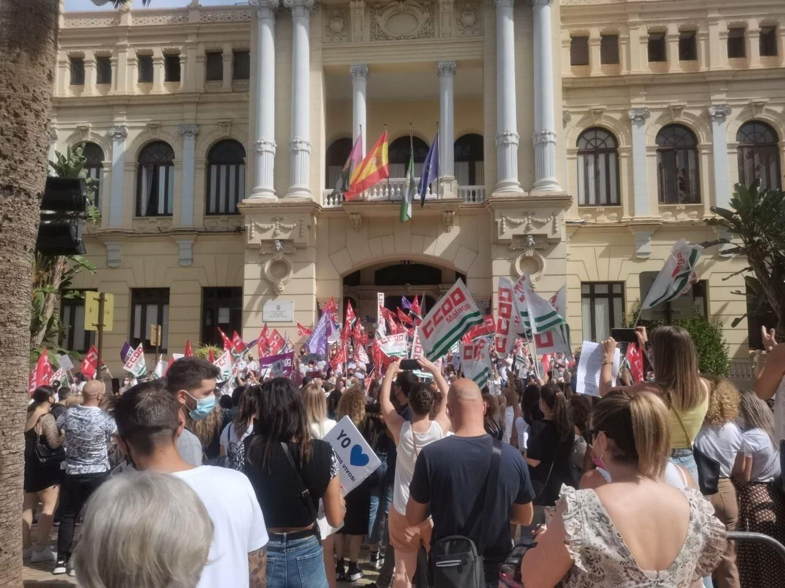 Protesta, este martes, frente al Ayuntamiento de Málaga.