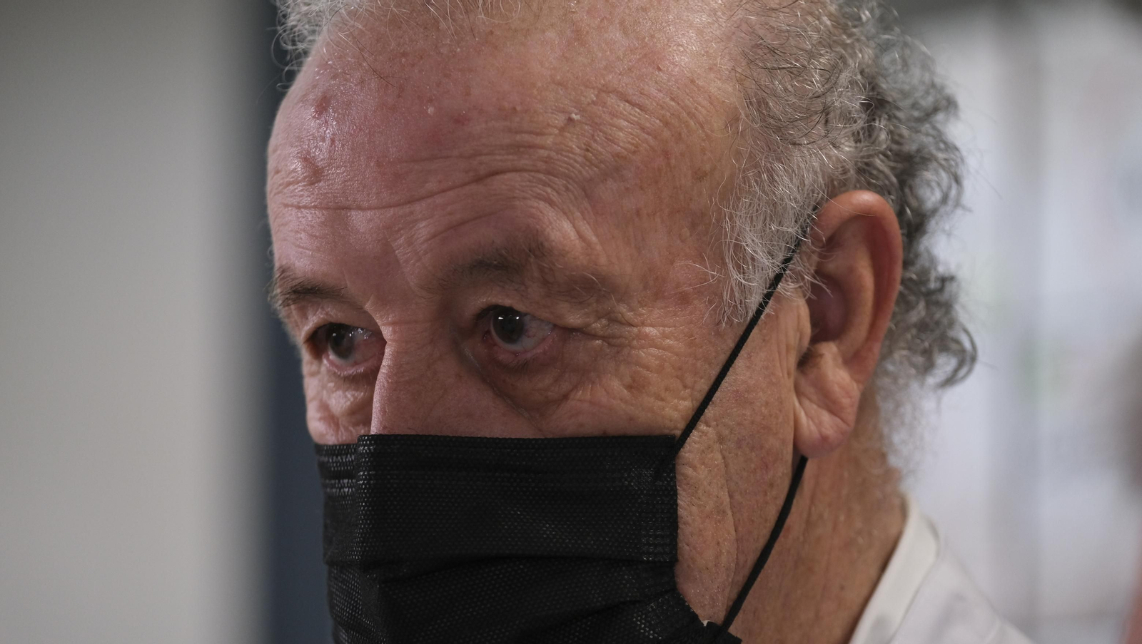 Fotogalería de la visita de Vicente del Bosque a Grupo Caparrós.