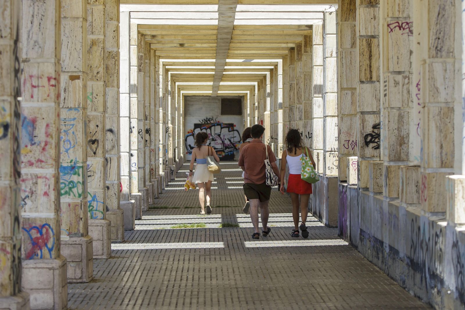 Así está el paseo superior de la Punta de San Felipe en Cádiz