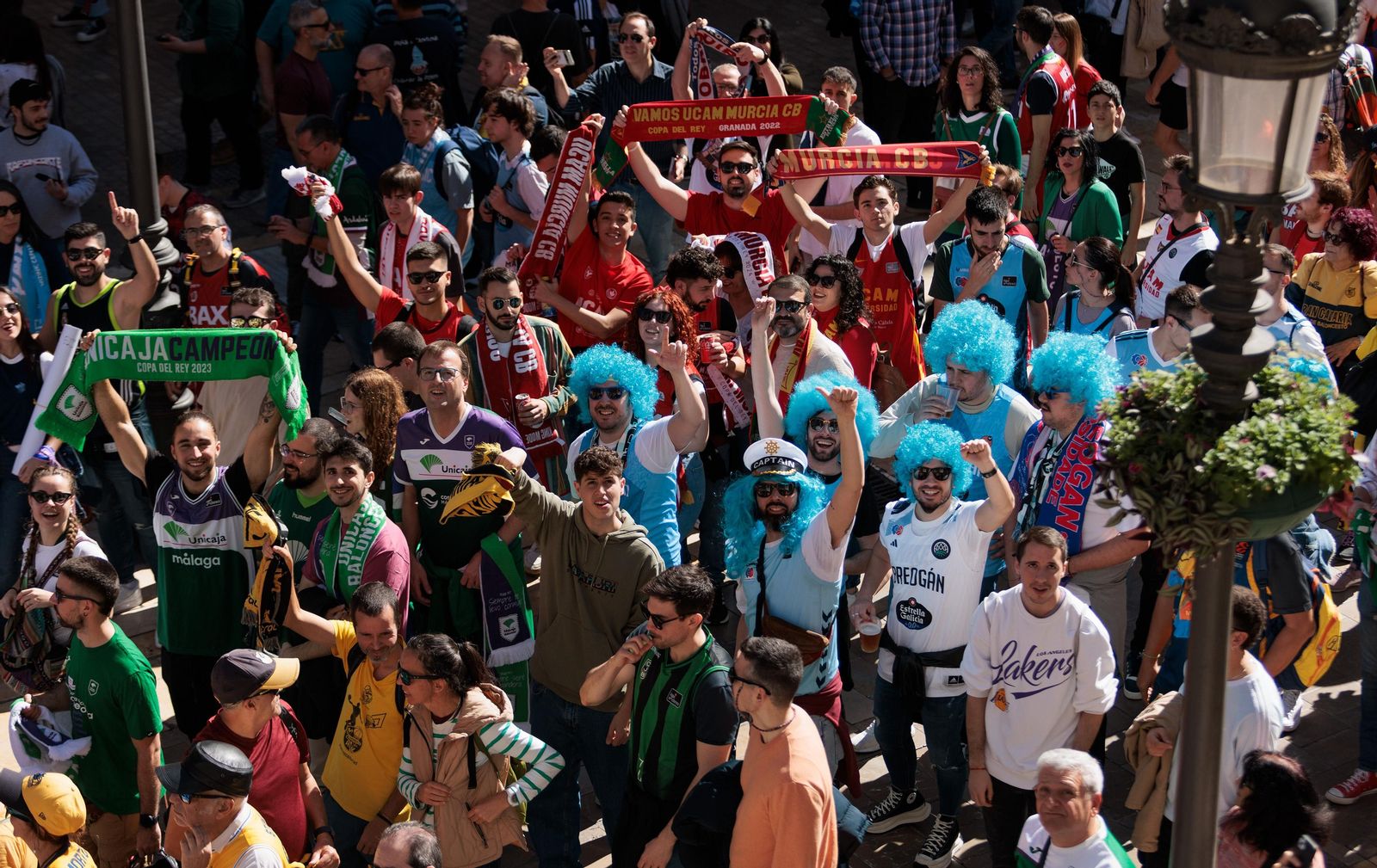 La invasión de las aficiones  de la Copa del centro de Málaga