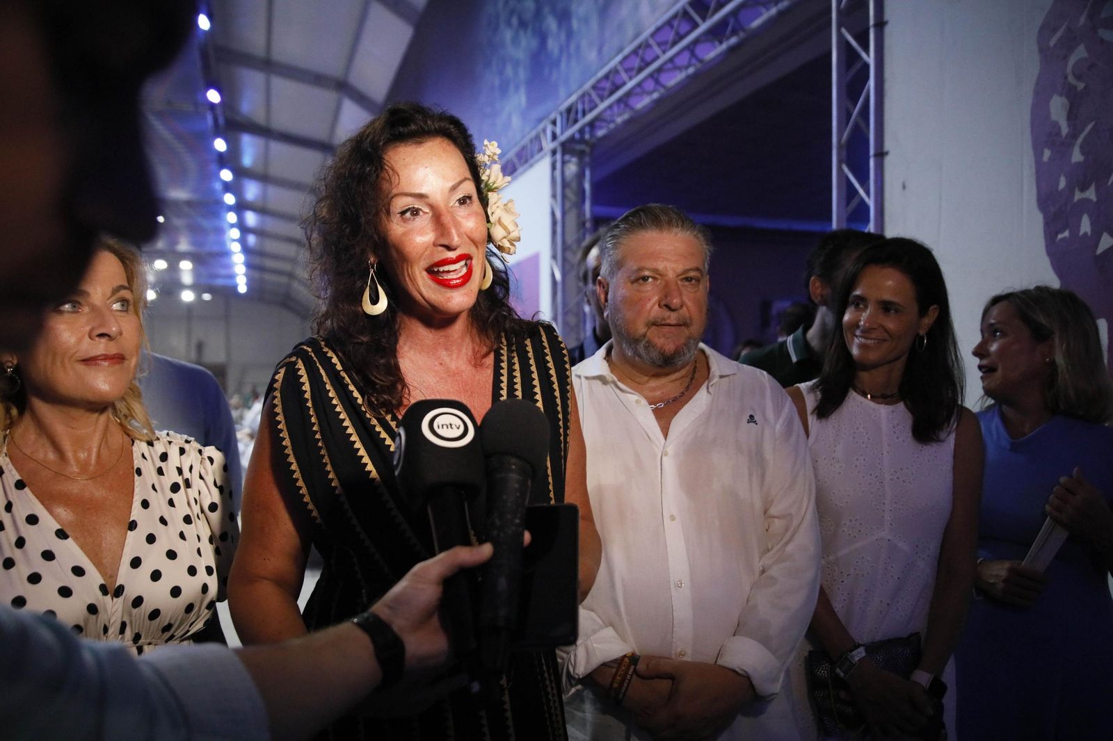 Las mejores imágenes del homenaje a los mayores en la caseta municipal de Almería