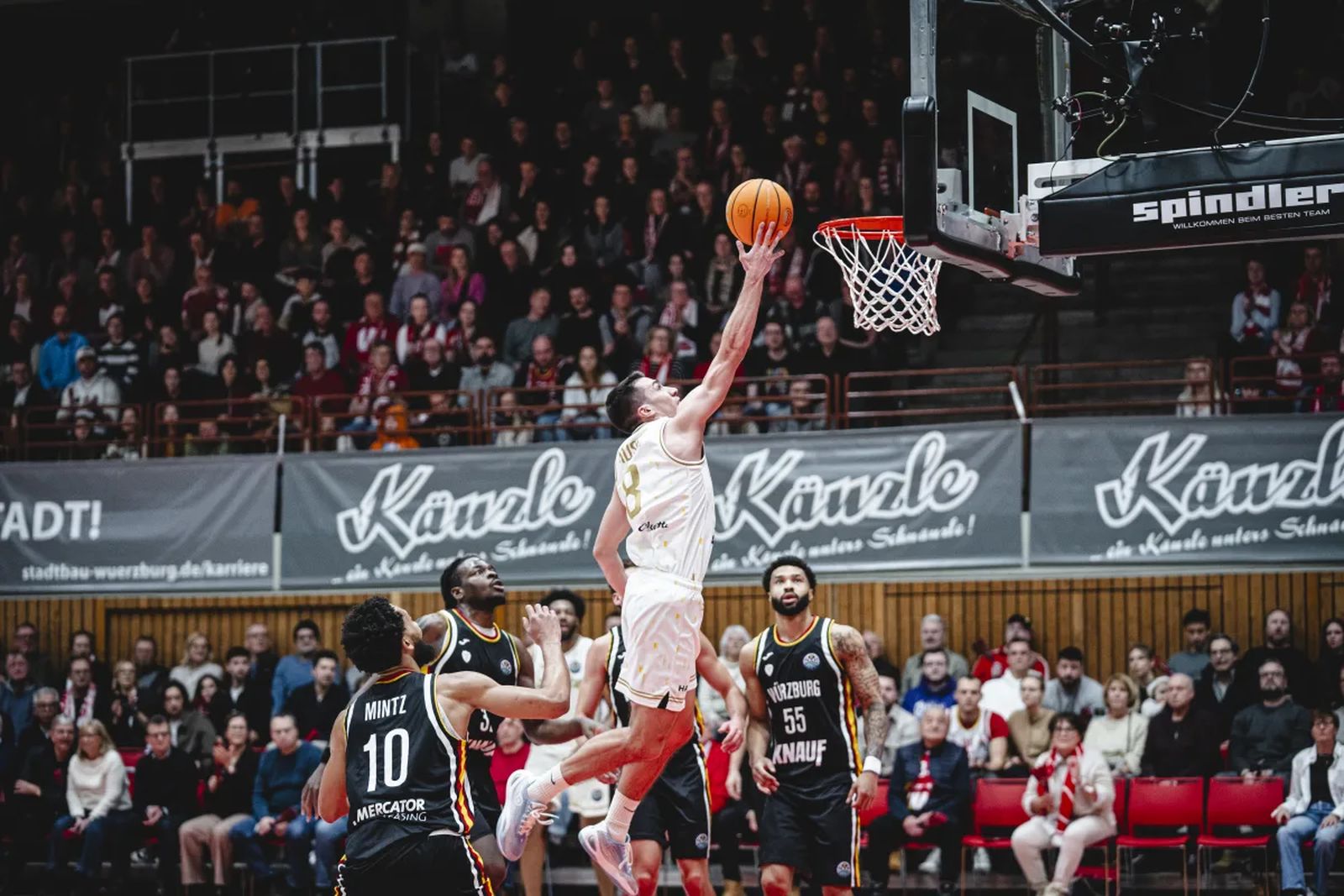 BCL: El Patrioti Levice y el Elan Chalon toman ventaja para ser rivales del Unicaja