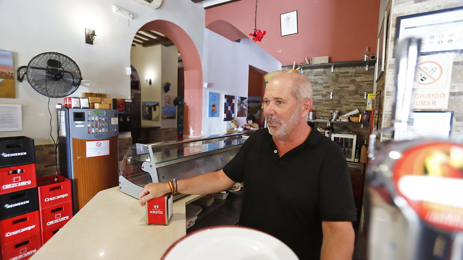 En la cervecería El Gallo Negro han optado por hacer uso del ventilador.