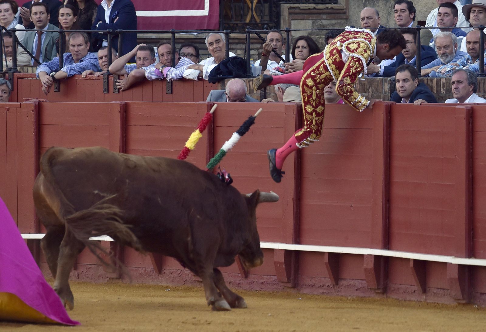 Las imágenes de la 13ª corrida de abono de La Maestranza