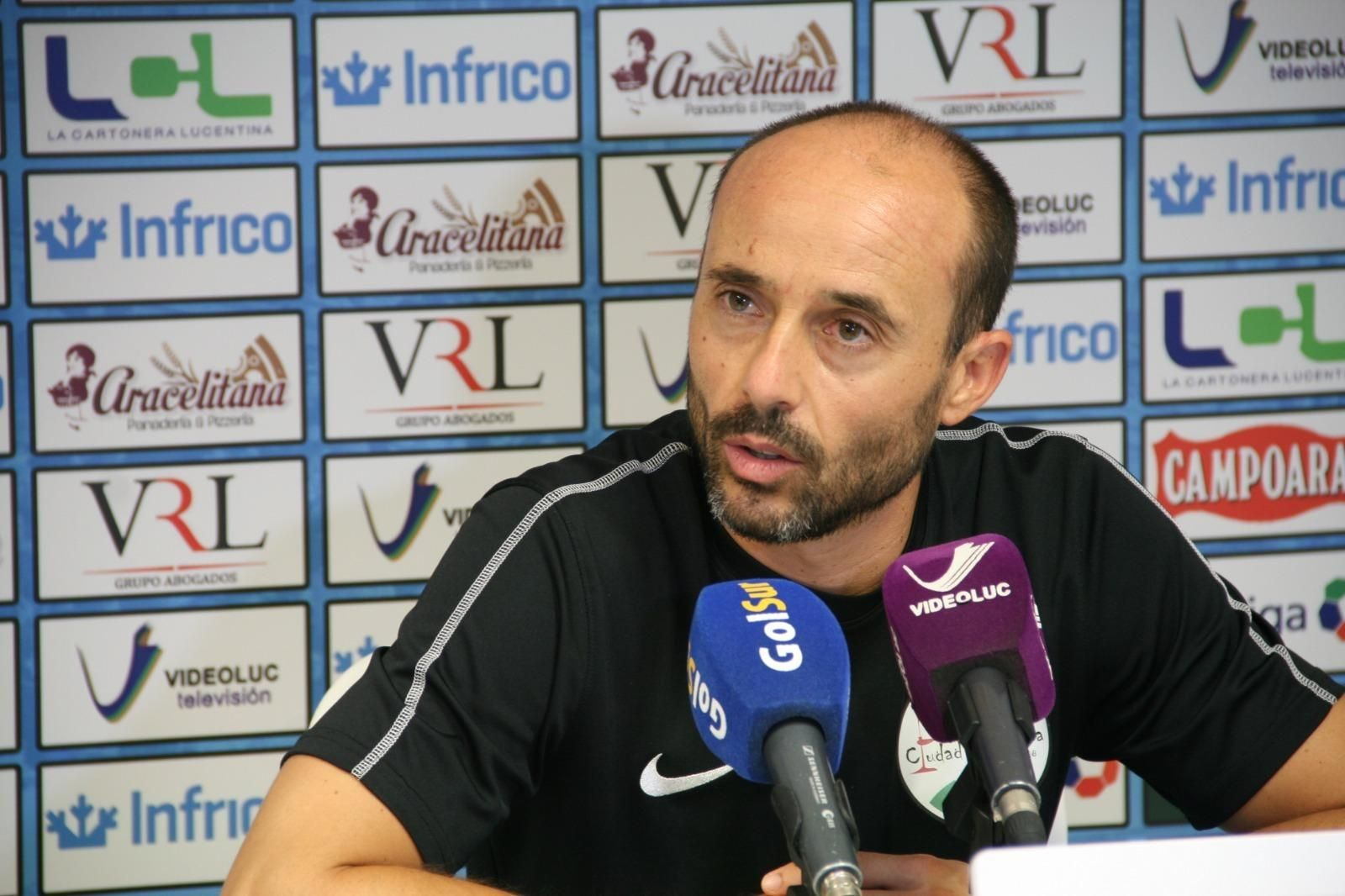 Dimas Carrasco, en la rueda de prensa previa al partido definitivo ante el Betis Deportivo.