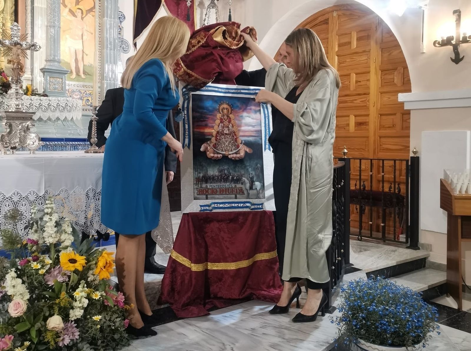 Momento en el que se descubre el cartel anunciador.