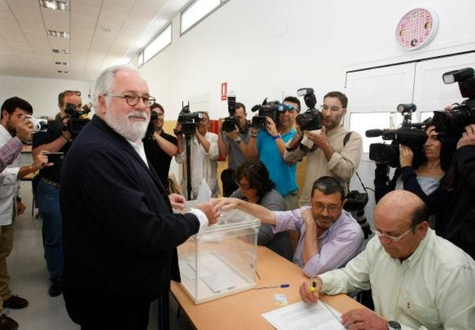 Los principales candidatos confían en la alta participación en las europeas