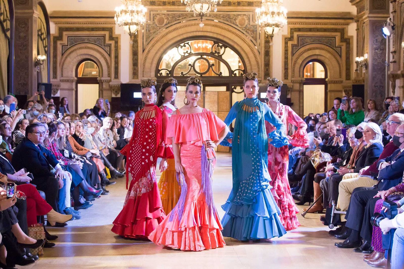 Así fue el desfile benéfico de la Hermandad del Rocío Macarena