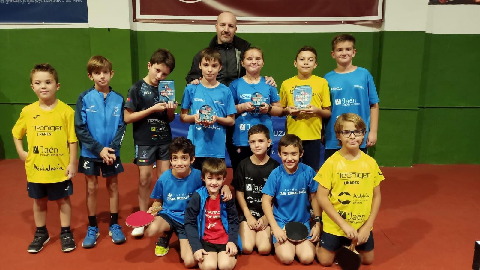 Benjamines del equipo linarense en el pasado campeonato provincial.