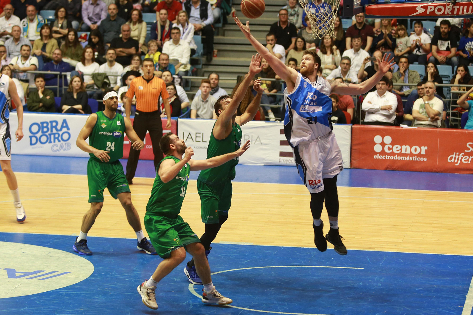 Las imágenes del Obradoiro-Betis E-Plus